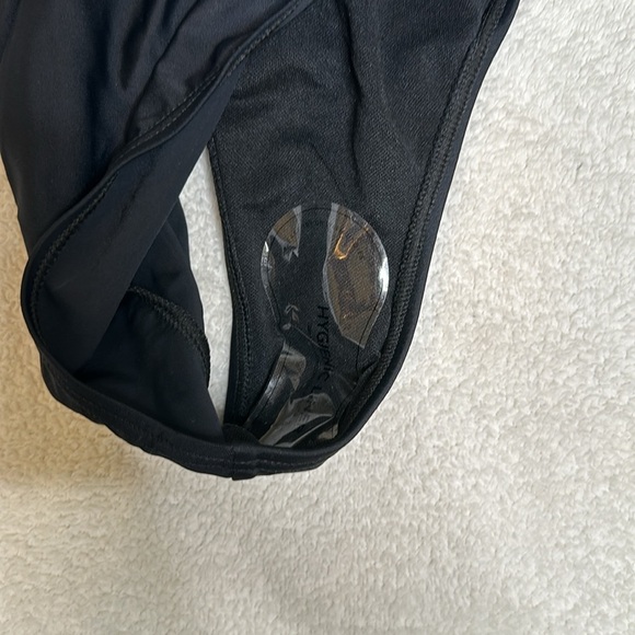 Women's Cupshe Crochet High Neck One Piece Swimsuit in black Sz Small - Picture 6 of 7